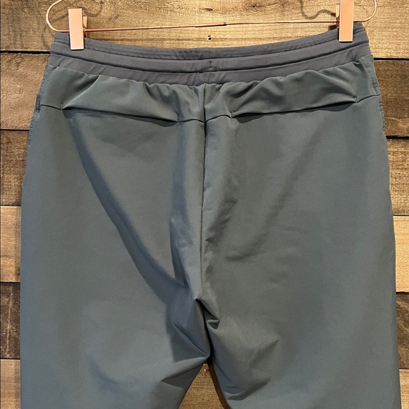 UNRL Men's Performance Pants in Grey - Picture 5 of 7